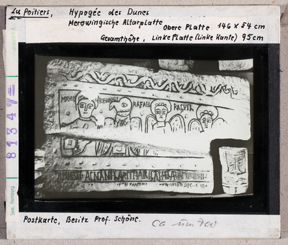 Vorschaubild Poitiers: Hypogée des Dunes. Hypogäum, Merowingische Altarplatte 